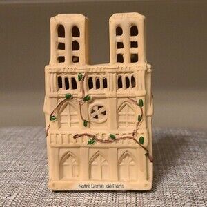 Vintage Notre Dame de Paris Ceramic Souvenir Piece